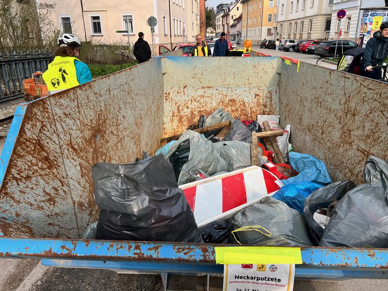 Datei:2026-03-21 Neckarputzete -4 - 1.jpg